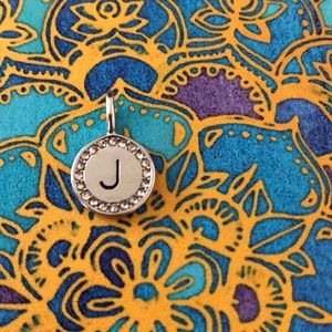 Tresors charm J Fits Pandora